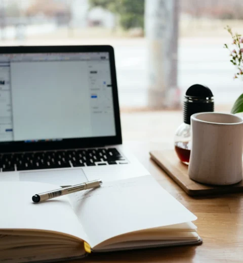 هفته کاری چهار روزه: تأثیر، منشأ، مزایا، معایب و موارد دیگر