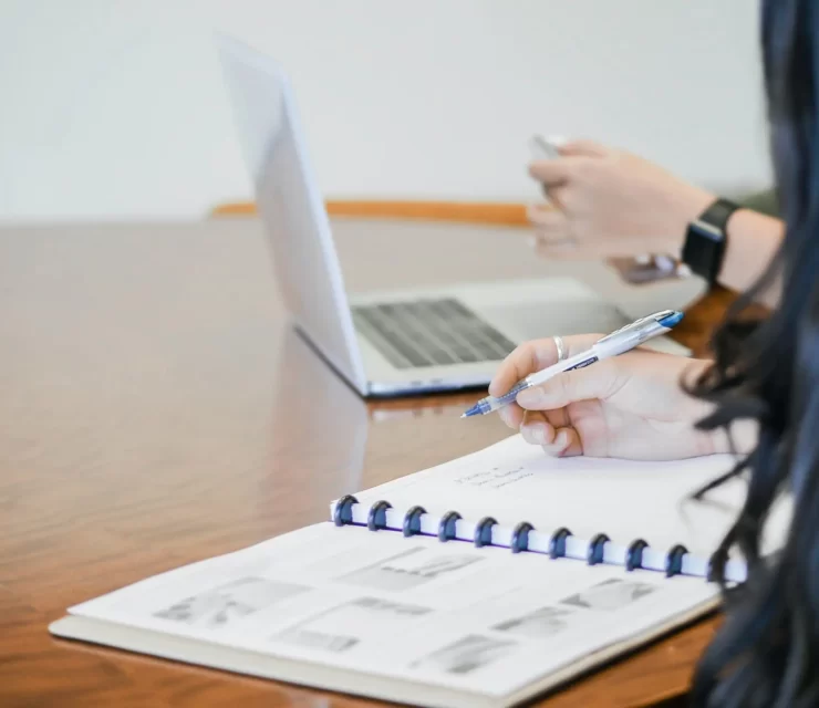 نحوه تحقیق درباره شرکت برای مصاحبه